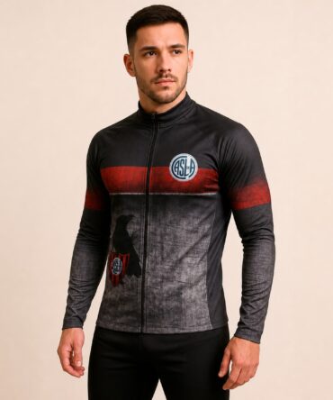 Campera Deportiva San Lorenzo de Almagro - semi costado con modelo humano