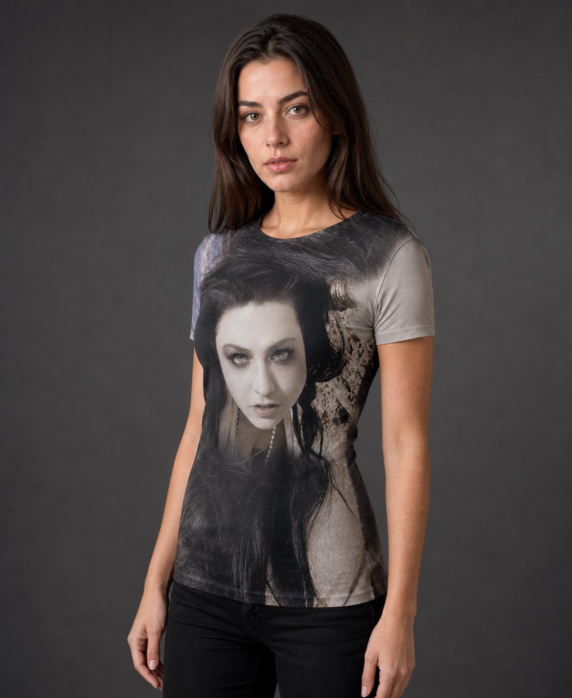 Remera Evanescence - semi costado con modelo