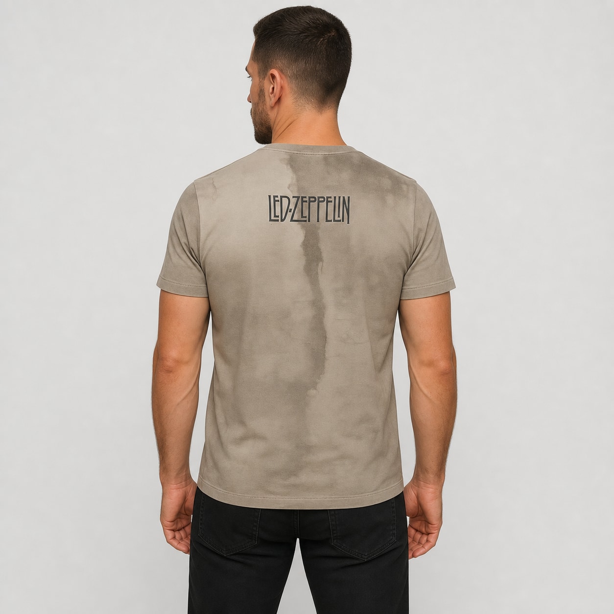 Remera Led Zeppelin mockup hiperrealista con humano