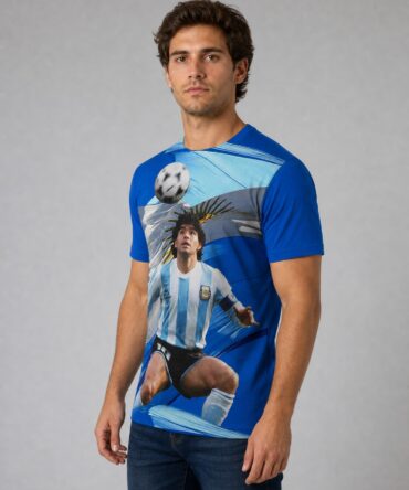 Remera Diego Armando Maradona - semi costado con modelo