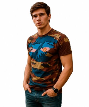 Remera Malvinas - semi costado con modelo humano