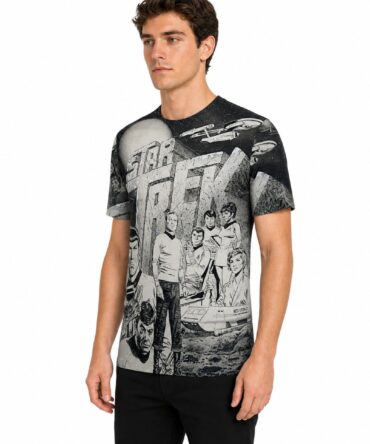 Remera Star Trek - semi costado con modelo humano