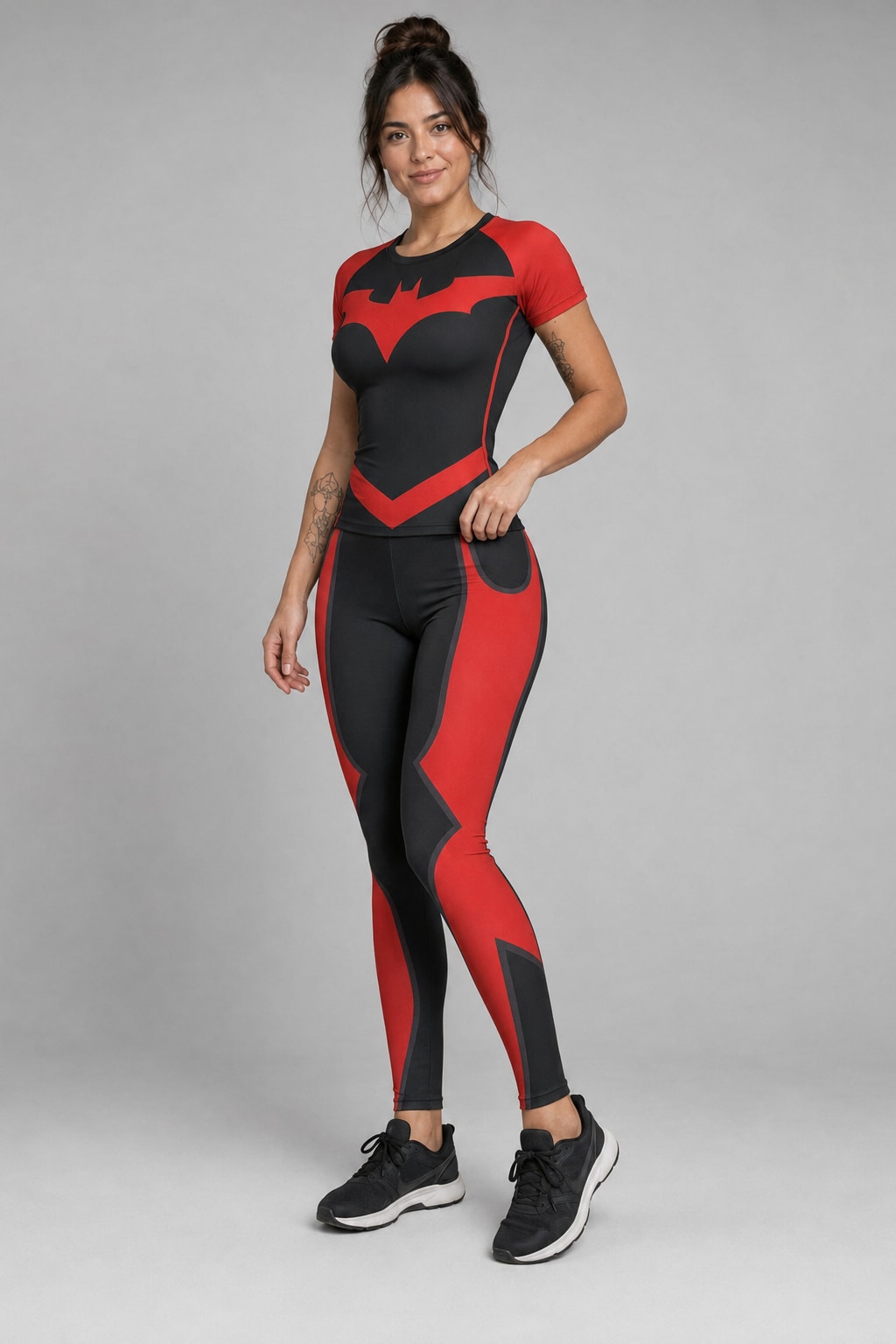 Conjunto Deportivo de Dama Traje Batwoman Ranwey - modelo tres cuartos