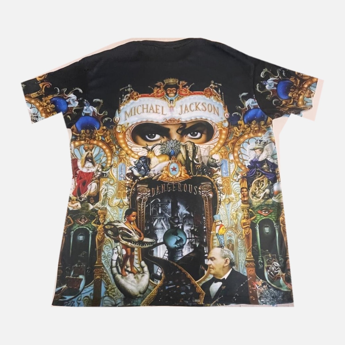 Remera Michael Jackson Dangerous foto real con fondo de estudio