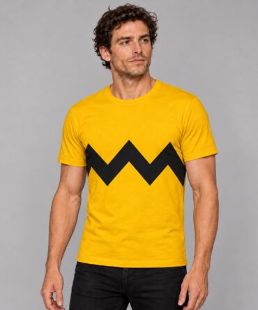 Remera Charlie Brown Ranwey amarillo zigzag negro