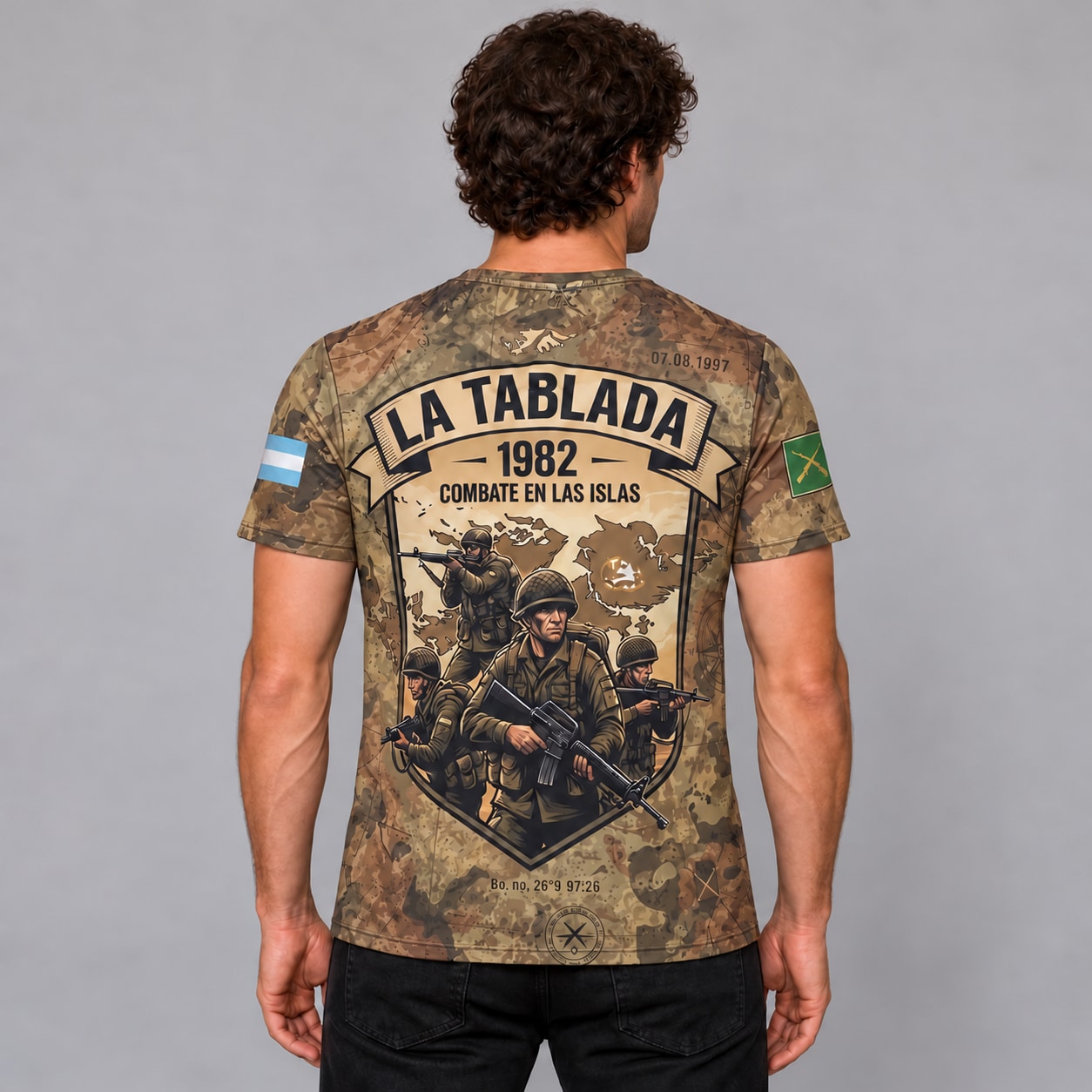 Remera Malvinas RI 3 Ranwey, escudo verde y dorso La Tablada 1982