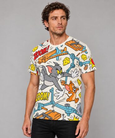 Remera Tom y Jerry Efecto Dominó mockup semi-costado